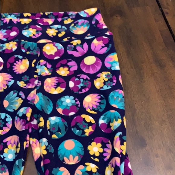LuLaRoe leggings - Picture 3 of 4